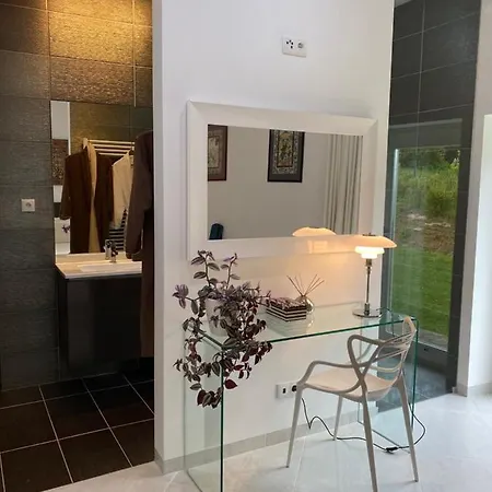 Cdr Moderne Luxe En Spectaculair Uitzicht Frühstückspension